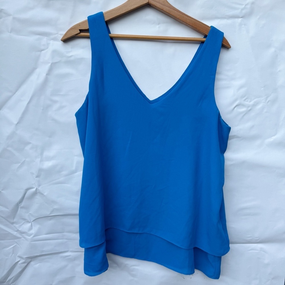 Donna Ricco // bright blue double layered tank top size medium z26